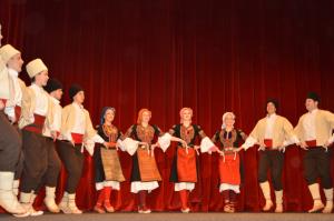 Glej lušno je pr' nas s plesalci in pevci z različnih koncev 2